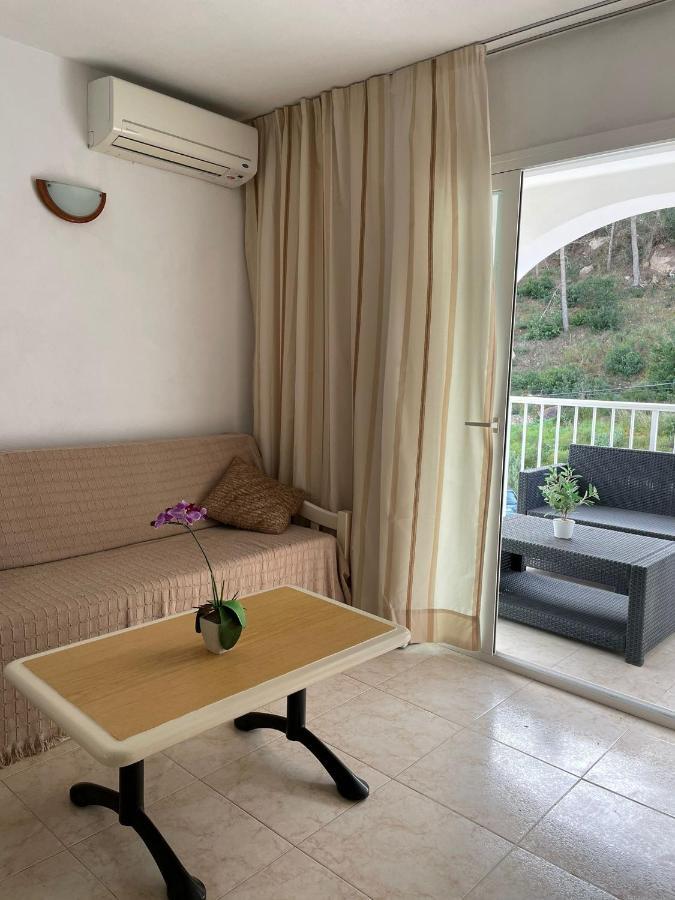 Apartamentos Torres Cardona Cala Llonga  Exteriér fotografie