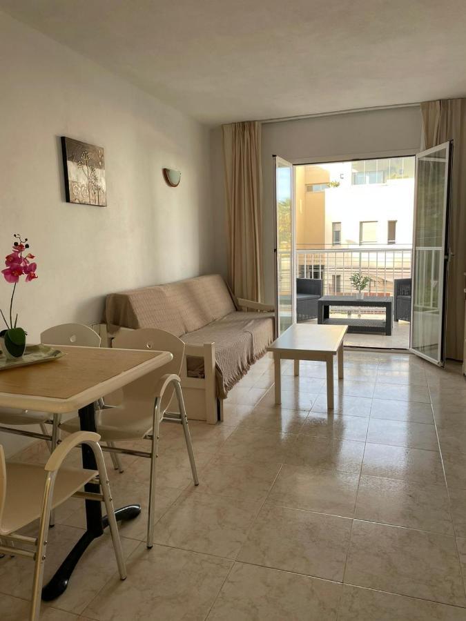 Apartamentos Torres Cardona Cala Llonga  Exteriér fotografie