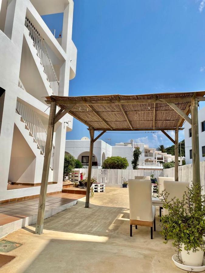 Apartamentos Torres Cardona Cala Llonga  Exteriér fotografie